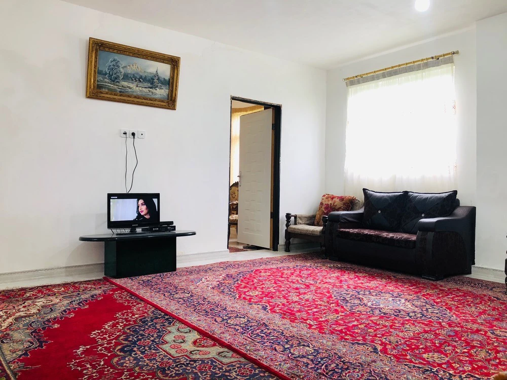 سوییت تک خواب زیبا رشت در باغ ویلای ۳۰۰۰ متری