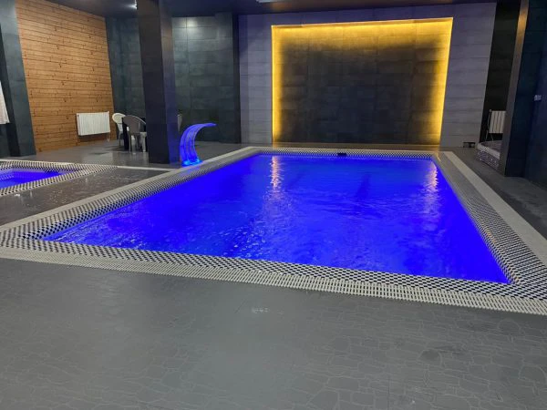 ویلای استخردارسه خوابه خانه سفید چالوس
