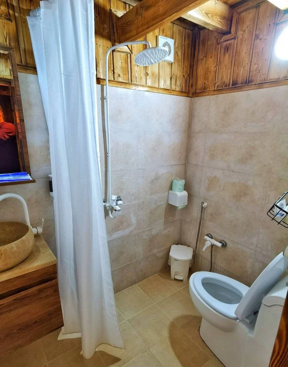 کلبه استخردار مزرعه قوها لاهیجان