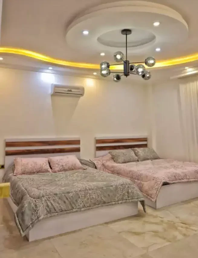ویلا استخر دار عمارت طلایی