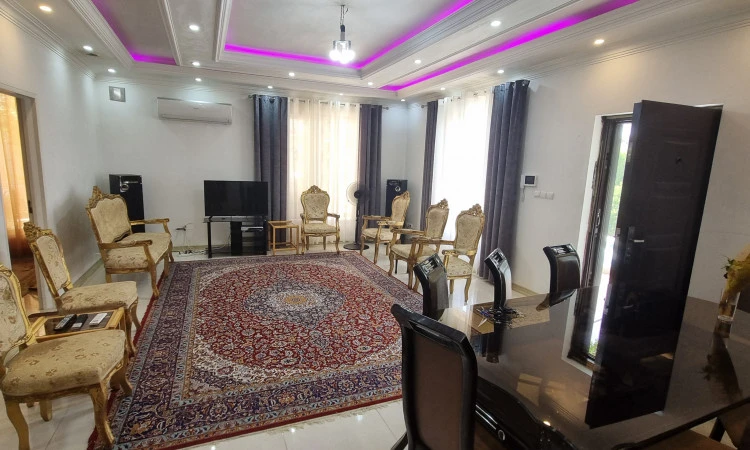 اجاره ویلا استخرروباز گرد کردان