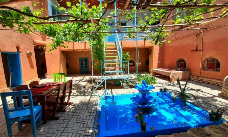 سرای مادری(صنوبر)