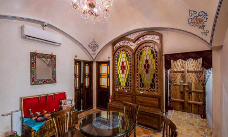 سرای ملک کاشان - اتاق زنبق