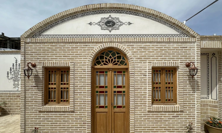 عمارت ایرانی اتاق دو تخته دبل(گلابتون)