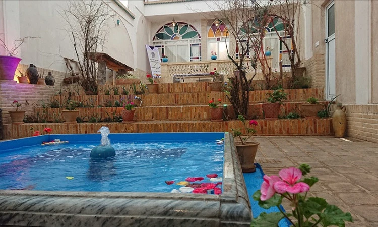 سرای ملک کاشان - اتاق نیلوفر
