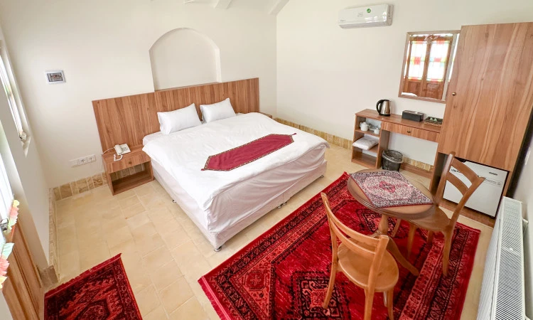 عمارت ایرانی اتاق دو تخته دبل(گلابتون)