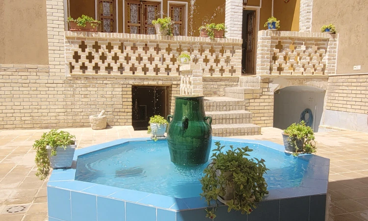 سرای ترنج کاشان (یاقوت)