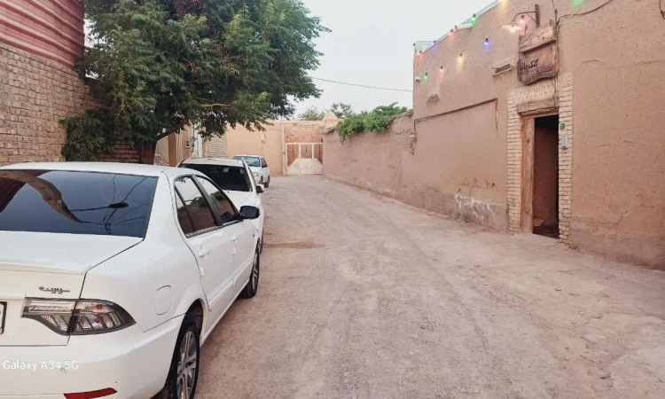 اقامتگاه گُلک بانو کاشمر (اتاق بزرگ کدخدا)