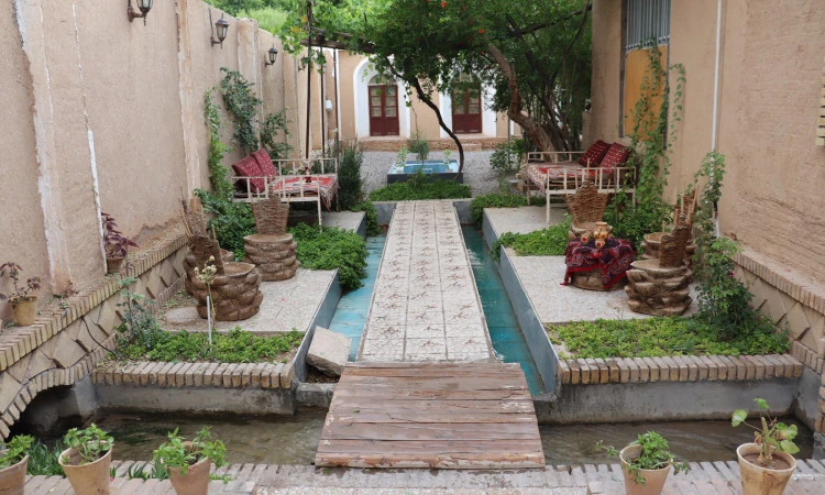 اقامتگاه عمارت دلگشای ماهان (سوئیت سنتی شاه نشین)