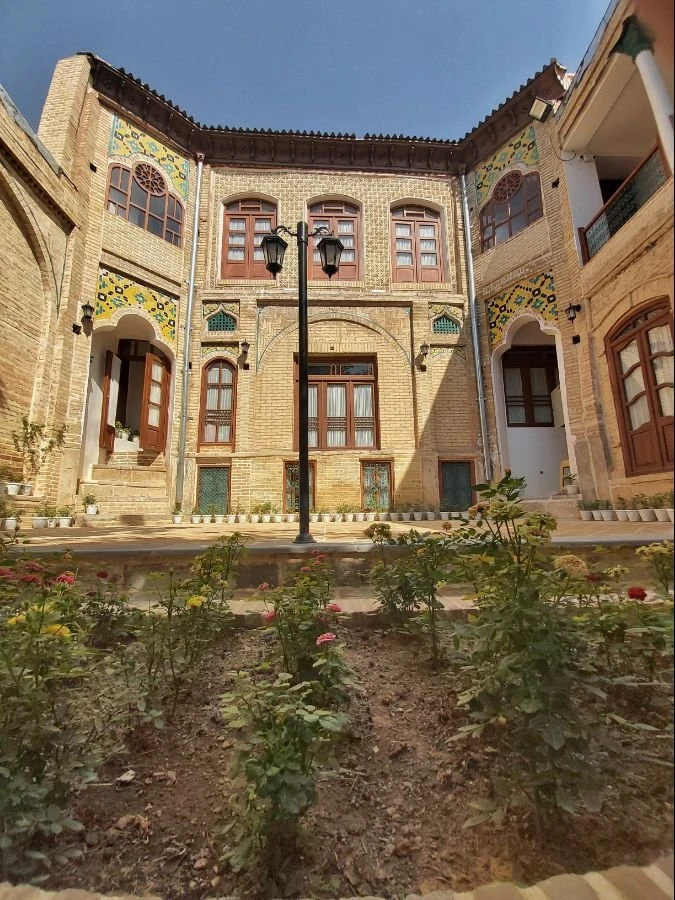 اقامتگاه سنتی عمارت بامگاه کرمانشاه(2 تخته)