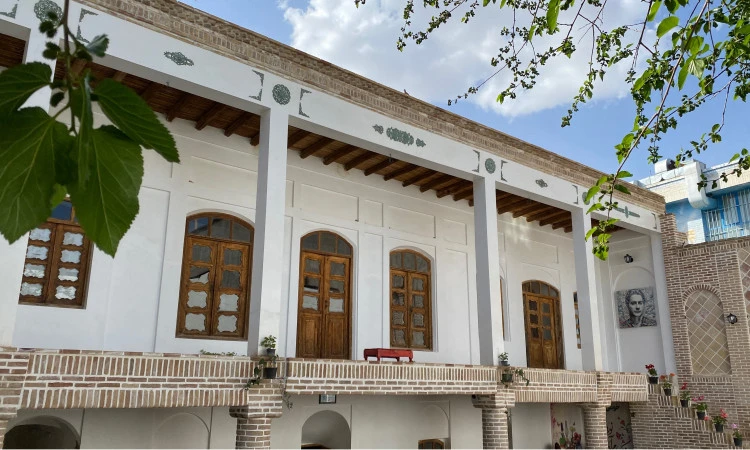اقامتگاه سنتی عمارت ضیغمی سبزوار ( واحد پوران دخت )