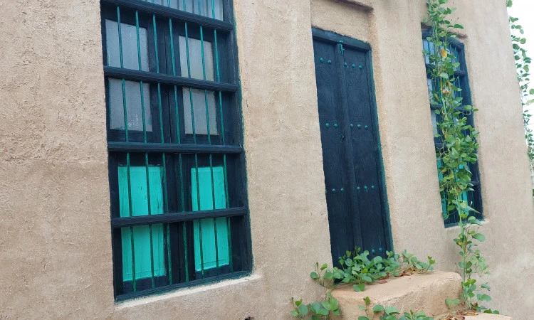 بوم گردی سلت خورموج (اتاق مجلسی)