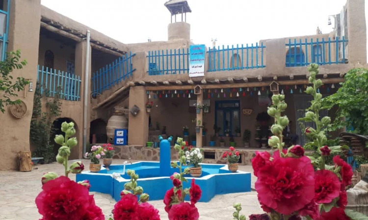 اقامتگاه جاده ابریشم نیشابور (سرای مامان جان)