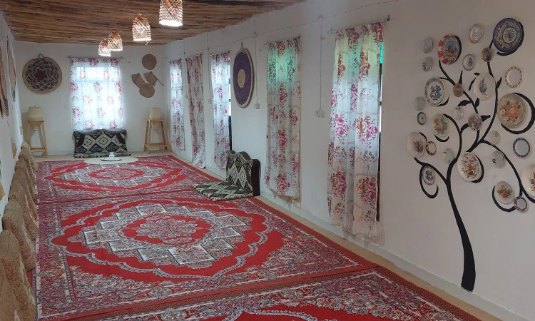 بوم گردی سلت خورموج (اتاق مجلسی)
