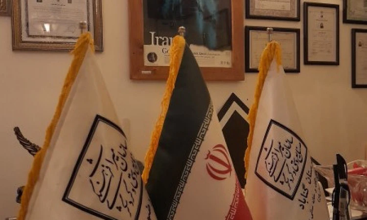اقامتگاه تاریخی رصد ونجوم گناباد (درب سنگی اتاق کرسی و بادگیر)