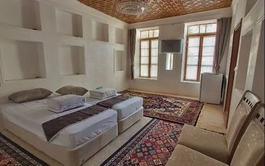 اقامتگاه سنتی عمارت بامگاه کرمانشاه(2 تخته)