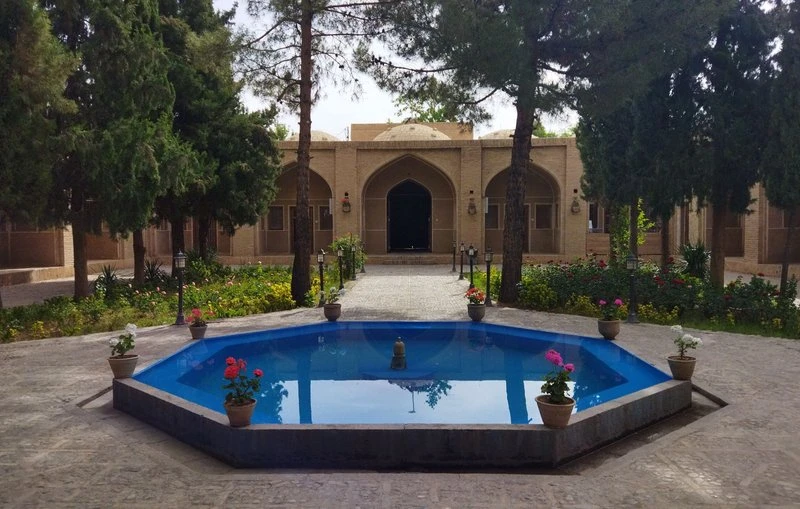 اقامتگاه سنتی شاه ولی ماهان ( واحد سه دری )