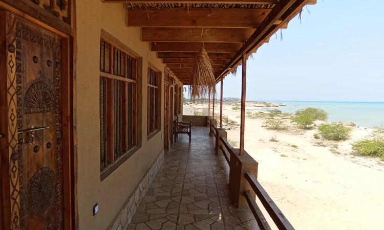 بوم گردی إلسیف ساحل عسلویه فیروزه ای