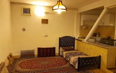 اقامتگاه باغ عزیزی کلات