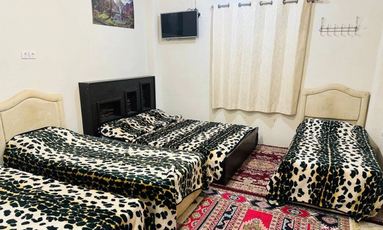 بوم گردی قلعه افرینش هرمز ( اتاق آبی)