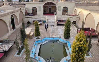 اقامتگاه گلناردخت ماهان ( واحد ایران بانو )