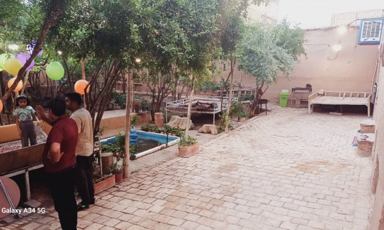 اقامتگاه گُلک بانو کاشمر (اتاق بزرگ کدخدا)