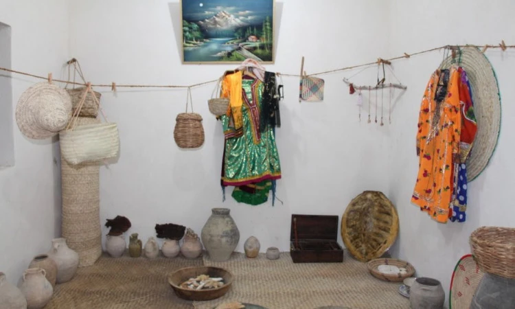 بومگردی آفتاب چاهکوه قشم ( اتاق4 نفره )