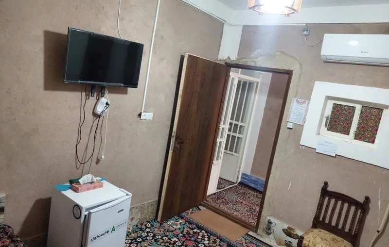 اقامتگاه حرفه ایی کلوت شهداد (اتاق7)