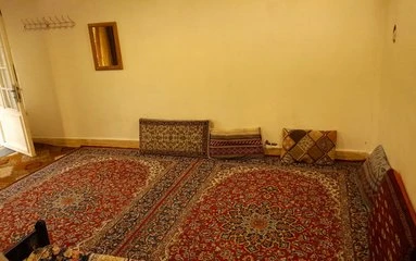 اقامتگاه باغ عزیزی کلات