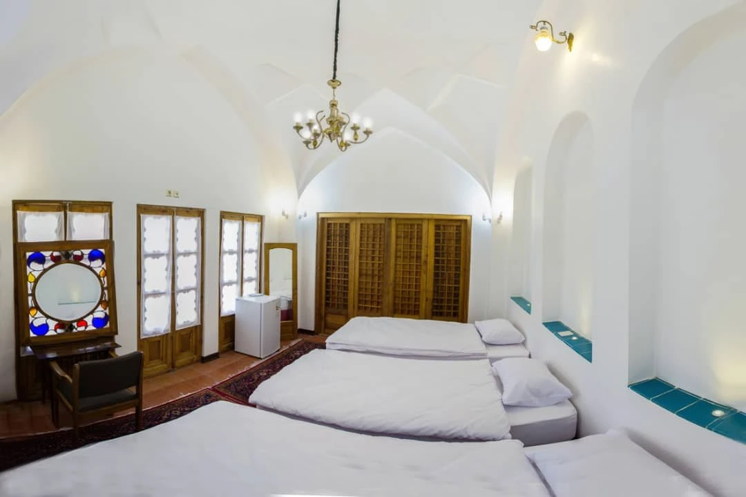 اقامتگاه سنتی سه کنجی اصفهان ( واحد سه تخته )