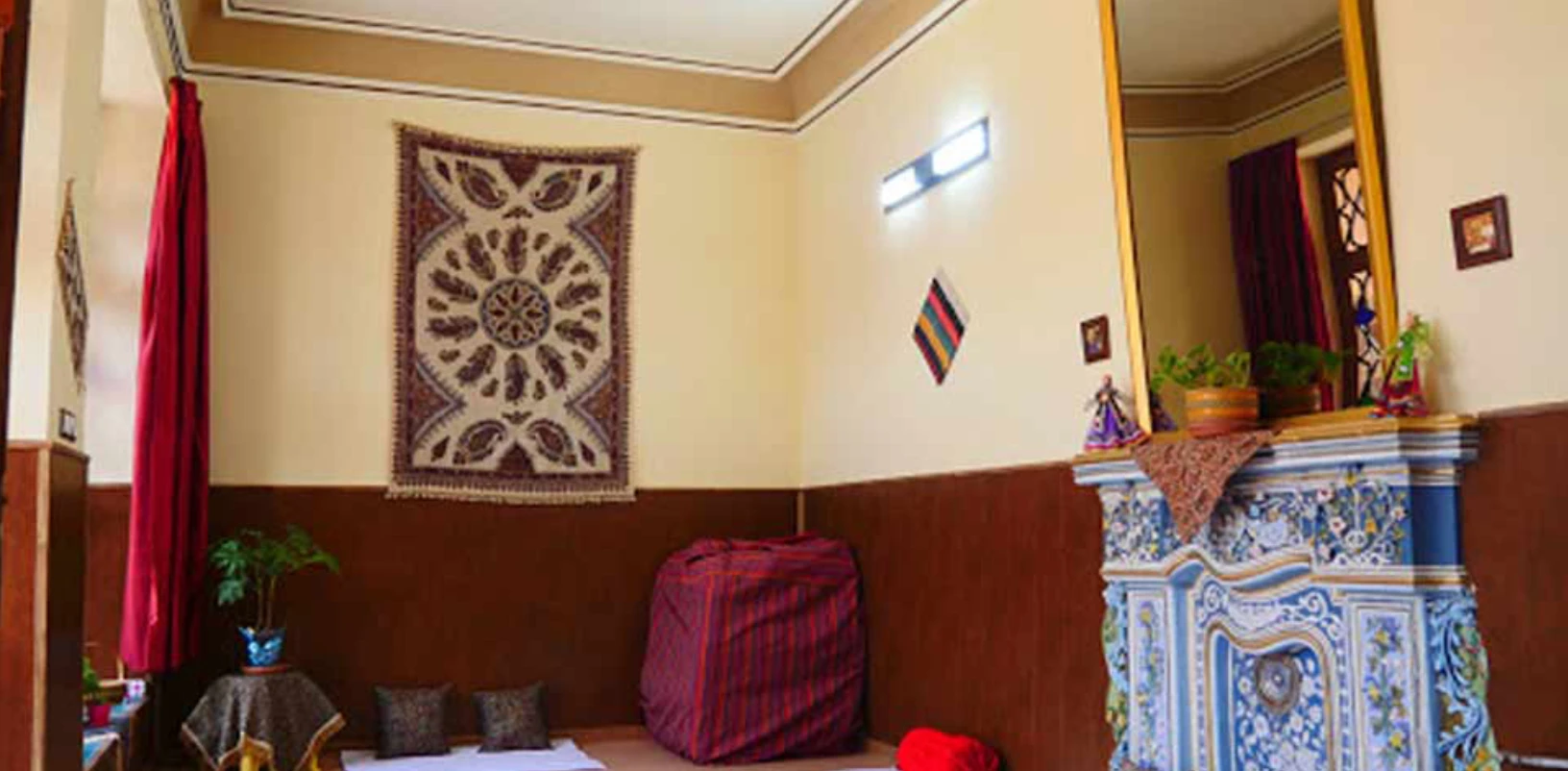 اقامتگاه نارگل اصفهان (اتاق 2)